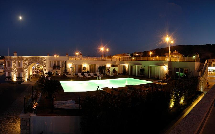 Cesme Marina Konukevi Екстериор снимка